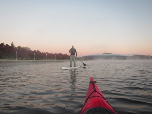 6.30am: Paddle Board Pete doing a few rounds of the lake. 