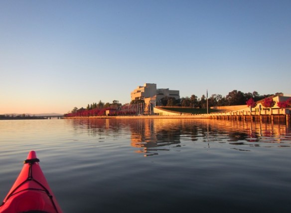 7.ooam: Now I decide to head back to snap a few more shots of the foreshore because they won't be there for much longer.