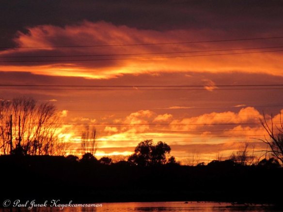 It was stunning this morning, often the most amazing things take place right on our own door step. I'm lucky to be able to get out there and experience it.