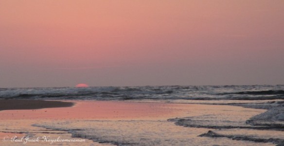 5.18am: The sun is just starting to pop it head up on the horizon. 